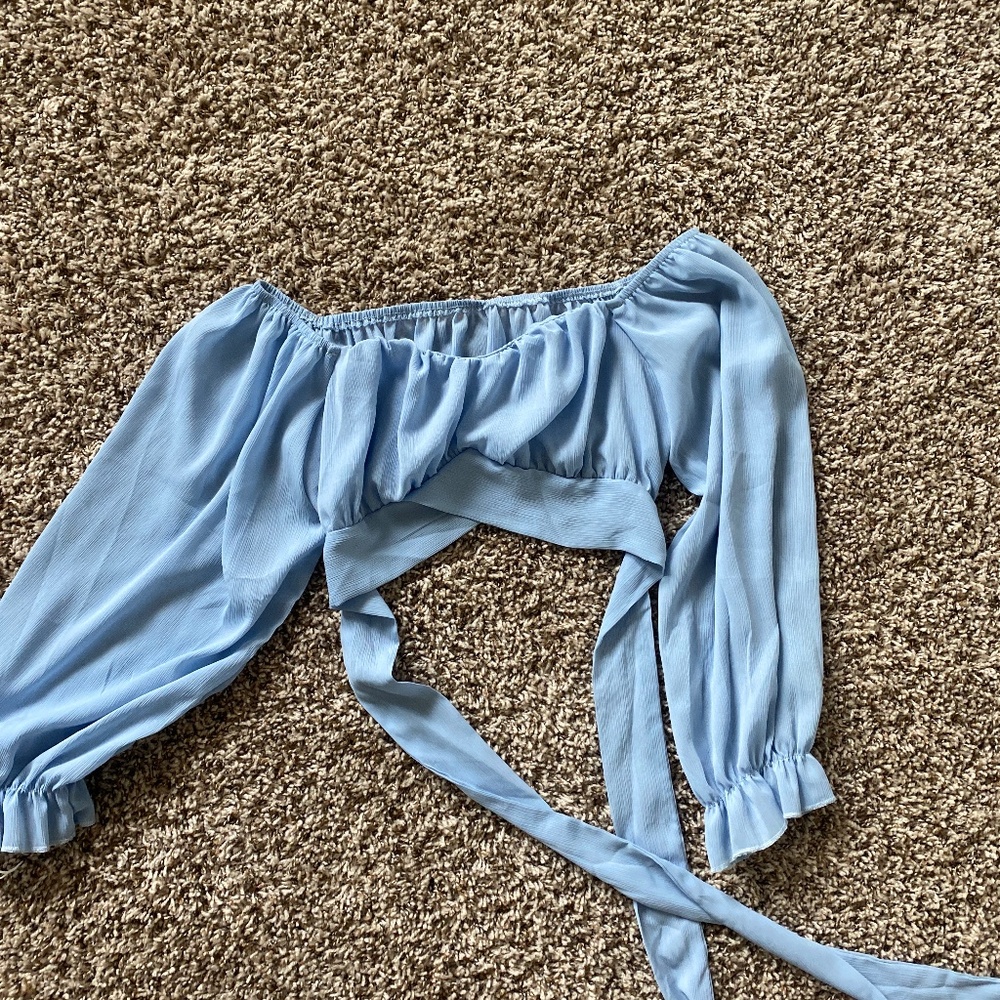 Blue ruffle long sleeve cropped blouse